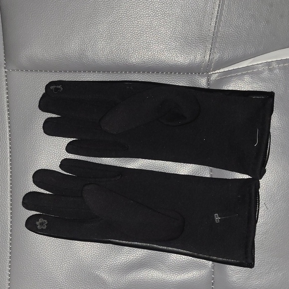 💕HP💕NWOT Faux Leather Gloves with Bow Detail💕OSFM - Picture 5 of 6